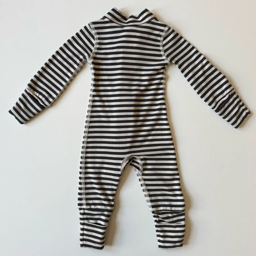 Hanna Andersson Newborn Unisex 2-Way Zip Sleepers in HannaSoft - Bundle of 3 - Picture 5 of 16